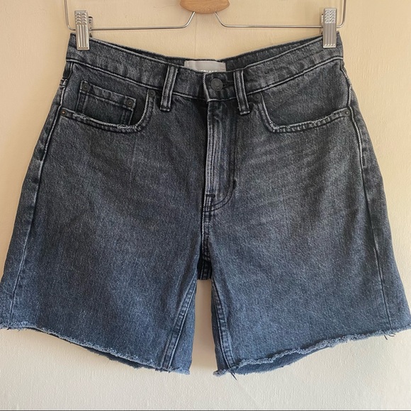 Everlane Relaxed Short Washed Black 100% Cotton Raw Hem Rigid Denim Jean Shorts - Picture 3 of 8